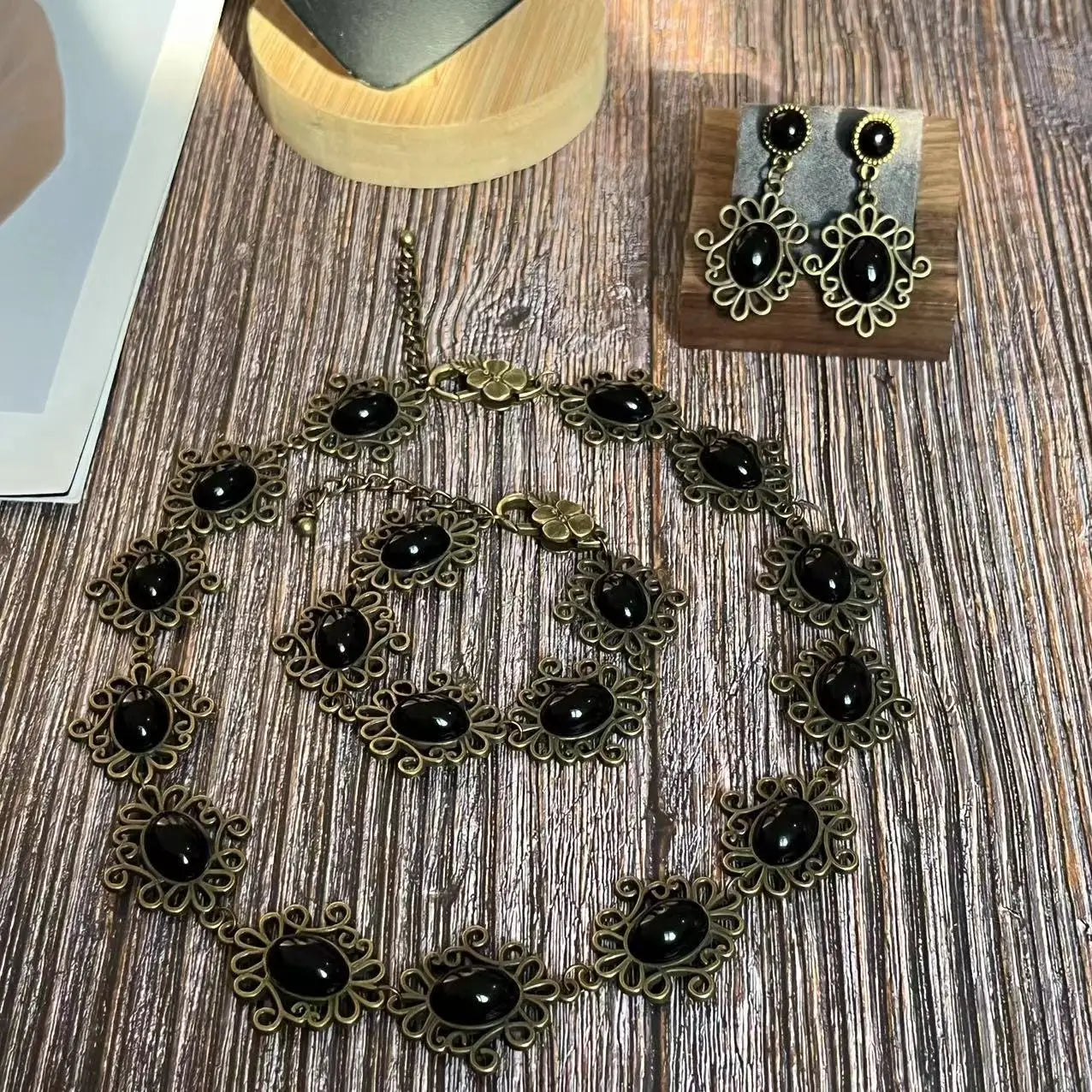 Historical Queen Anne Boleyn Handmade Glaze Necklace Earrings Bracelet Tudor Style Blue Red Necklace Costume Accessories